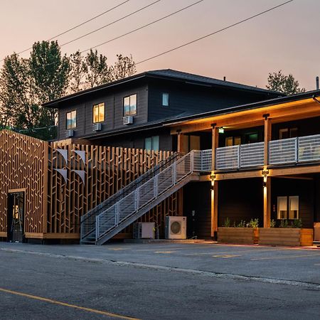 Hotel Vrge Revelstoke Extérieur photo