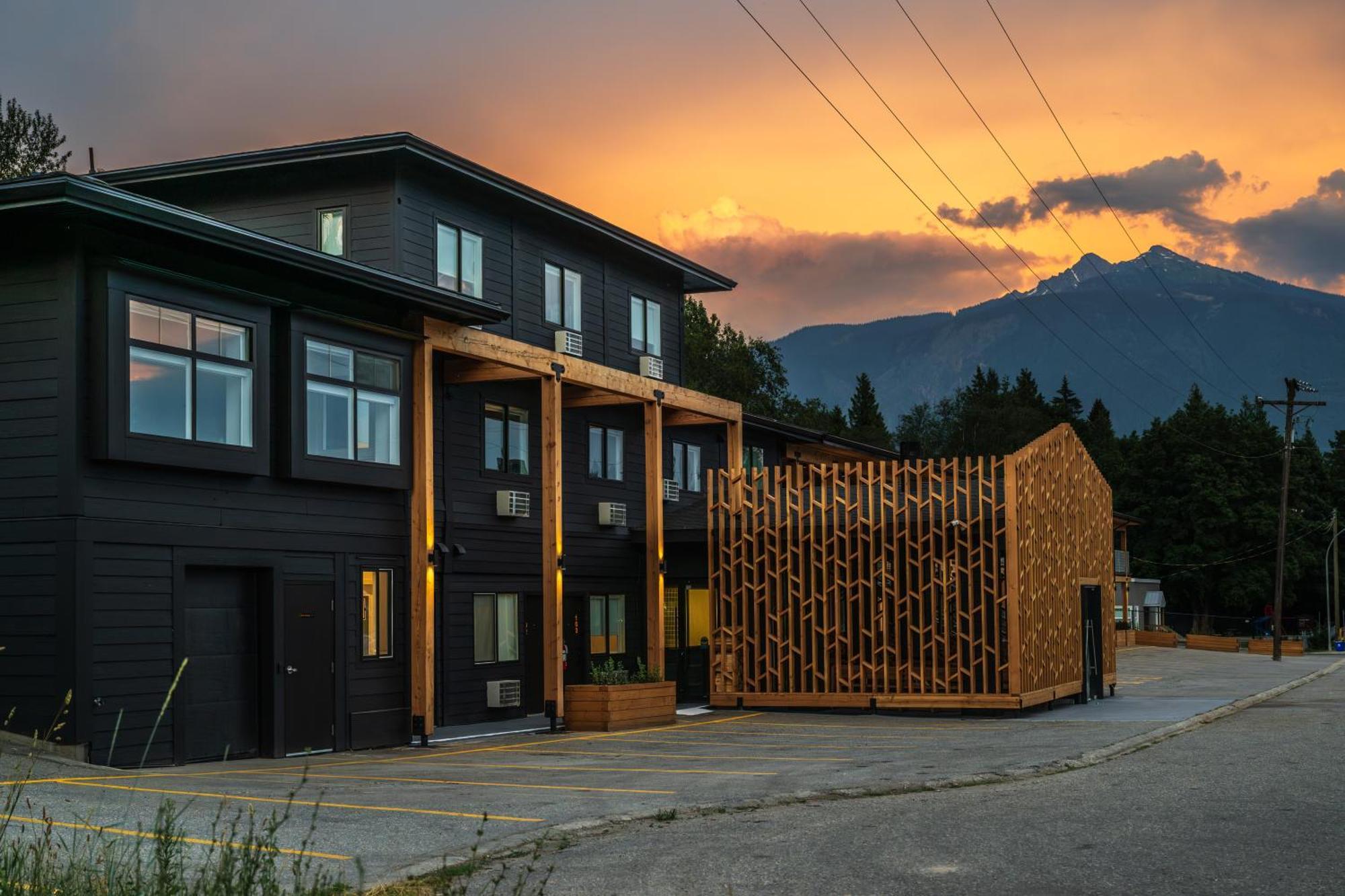 Hotel Vrge Revelstoke Extérieur photo