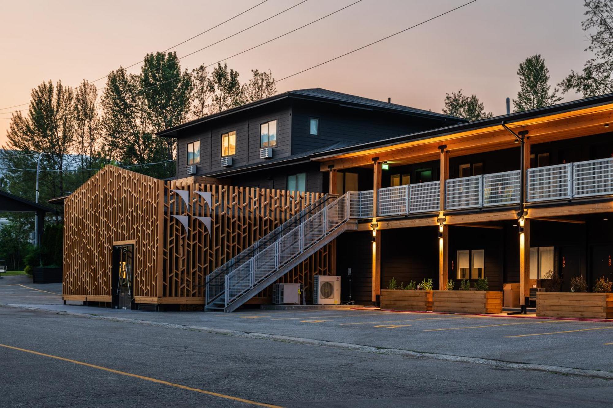 Hotel Vrge Revelstoke Extérieur photo